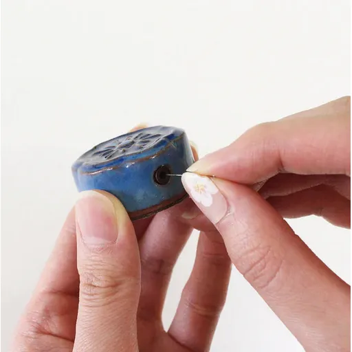 Awaji Kawara Magnetic Needle Minder with Polisher ~ Yellow