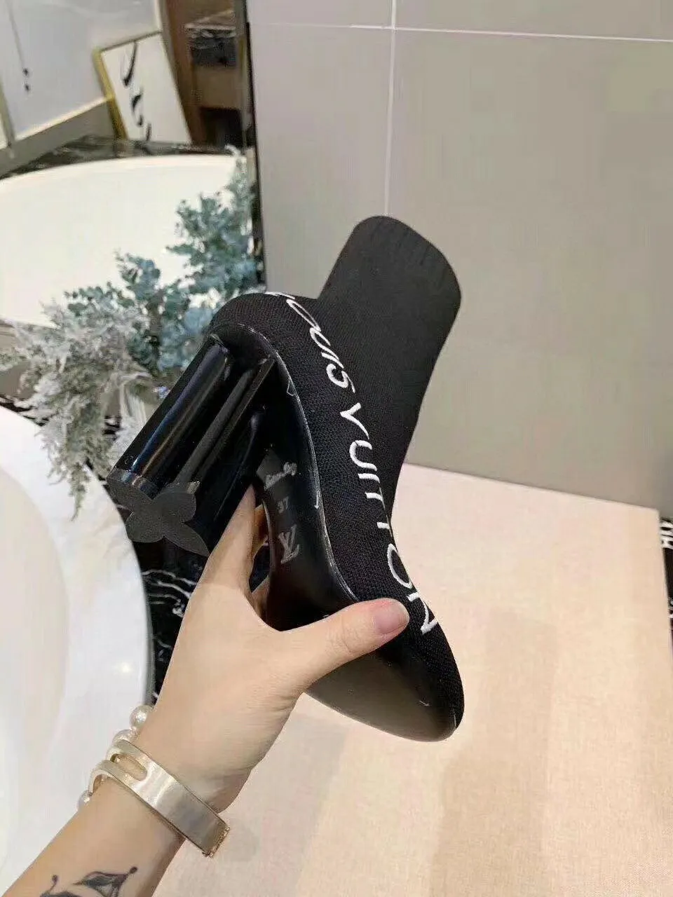 High Quality  LUV BOOTS 019