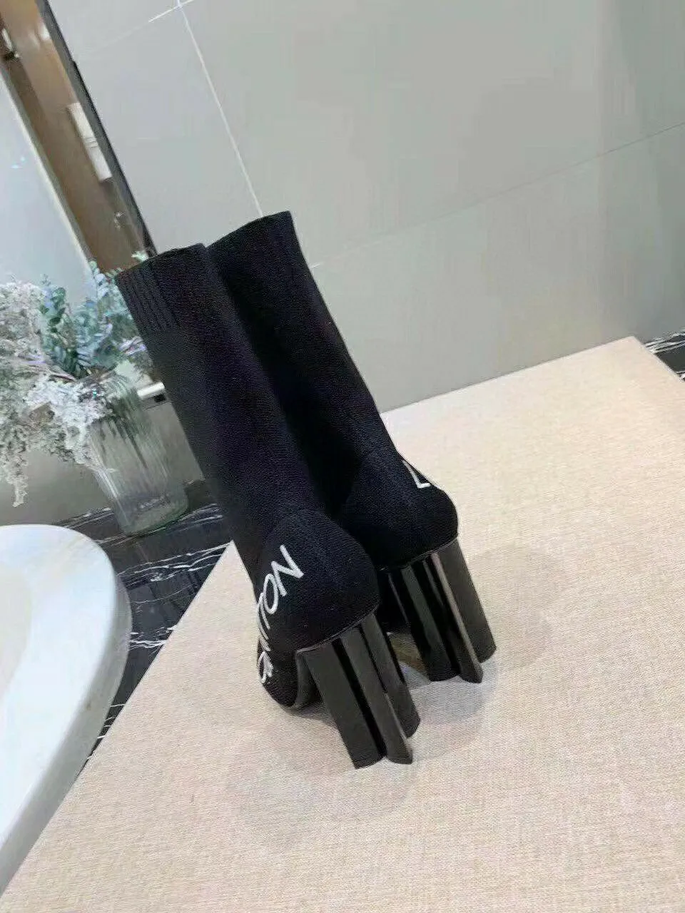 High Quality  LUV BOOTS 019