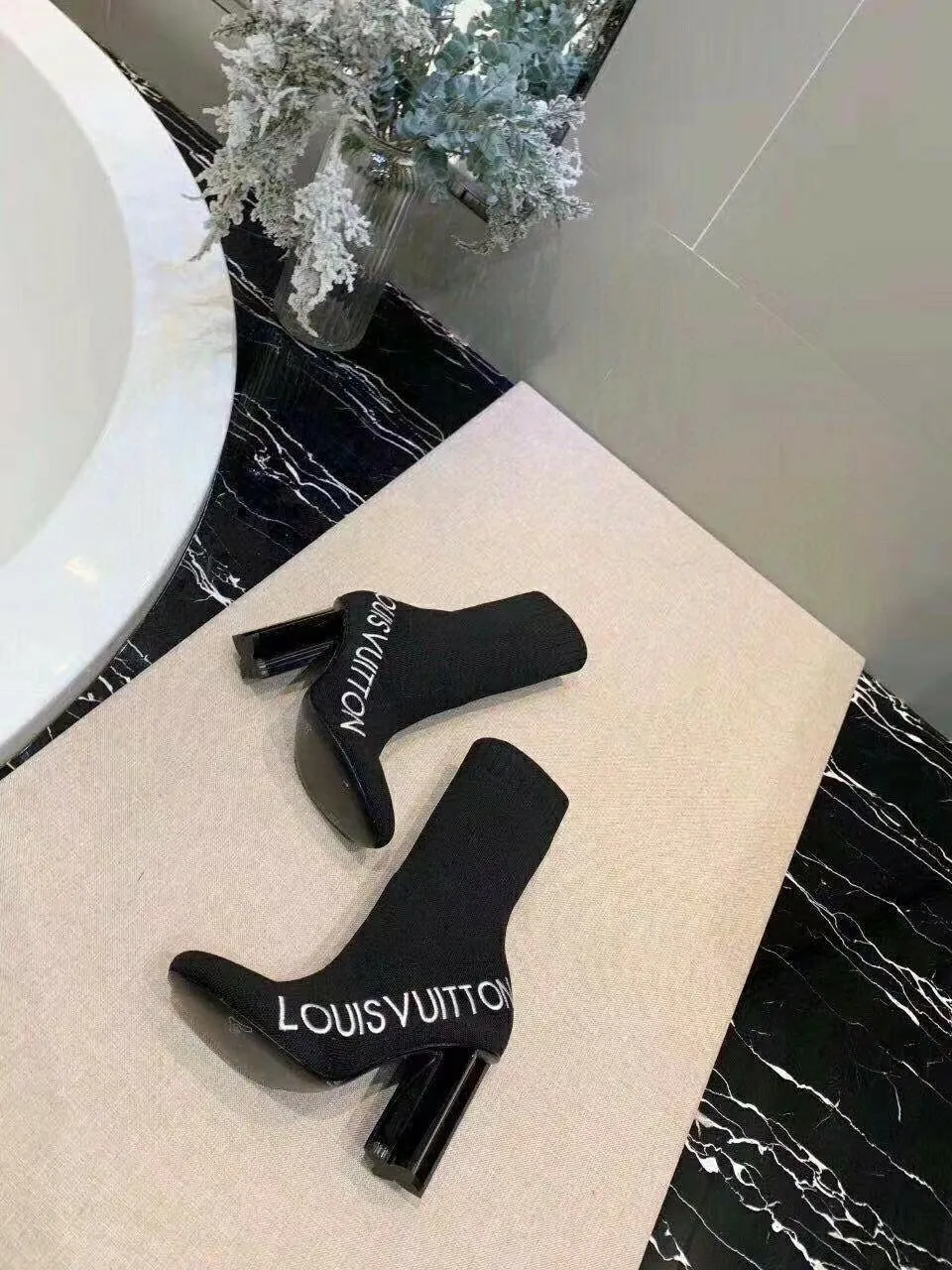High Quality  LUV BOOTS 019